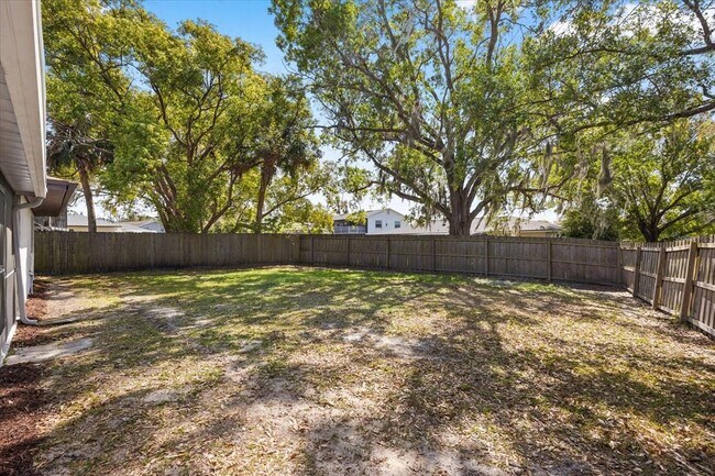 Building Photo - 520 Balsawood Ct