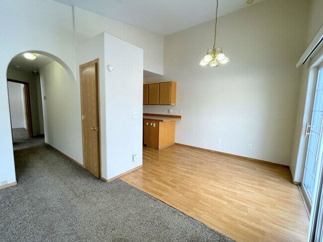 Building Photo - 2731 Lee St