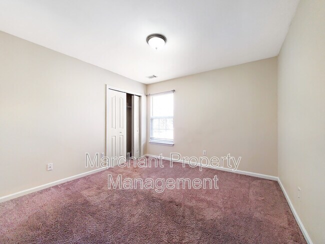 Building Photo - 9 Sunfield Ct