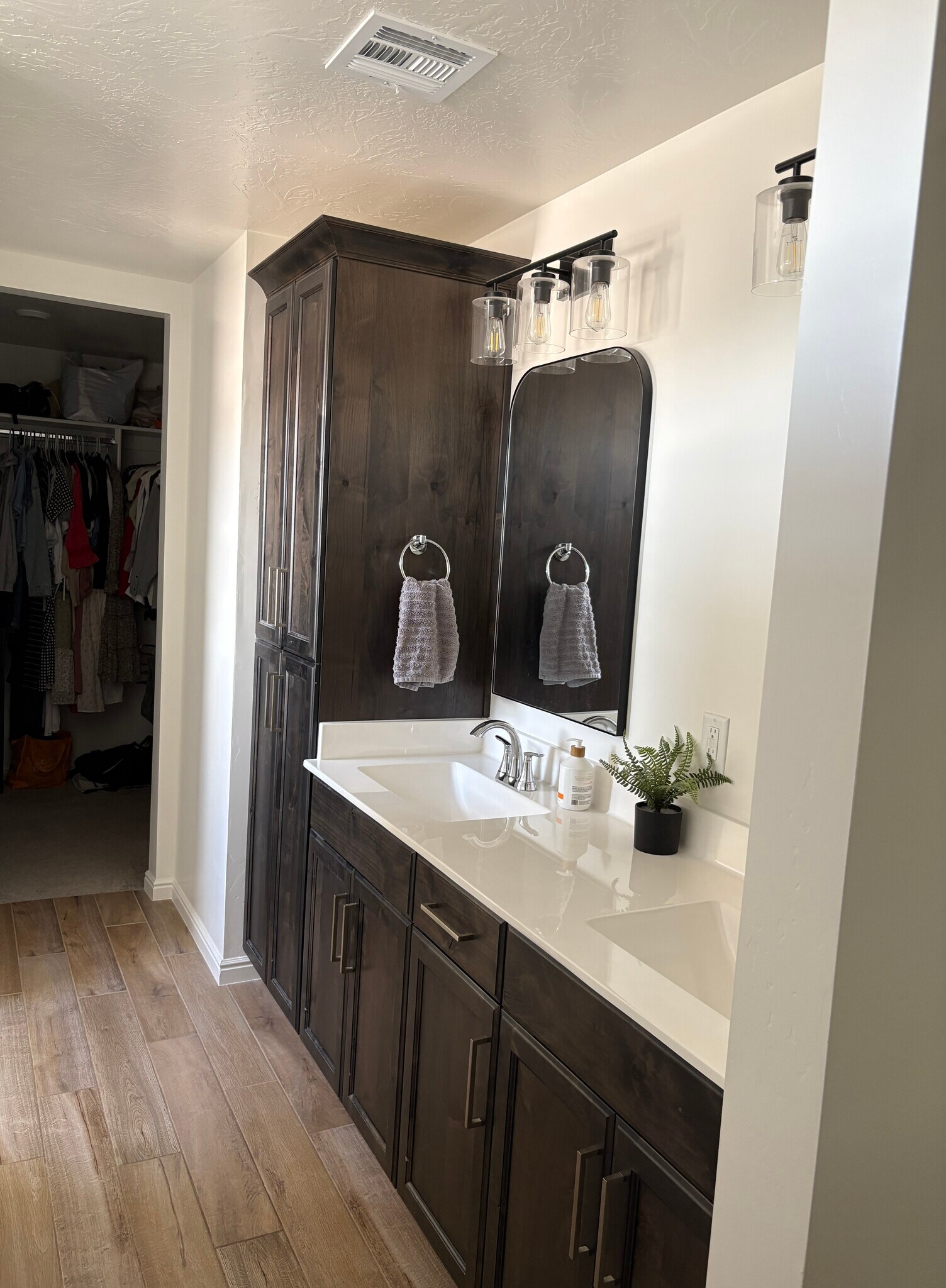 Building Photo - 391 S Deep Creek Dr