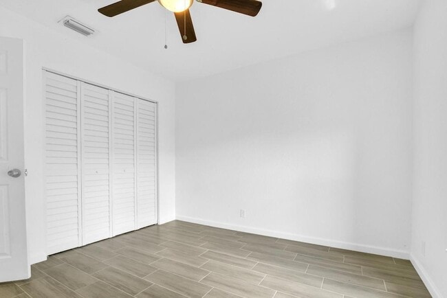 Building Photo - 13737 Yarmouth Dr