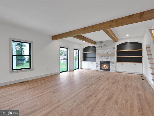 Building Photo - 4 Bed 3.5 Bath Brand New Custom Home in East Petersburg