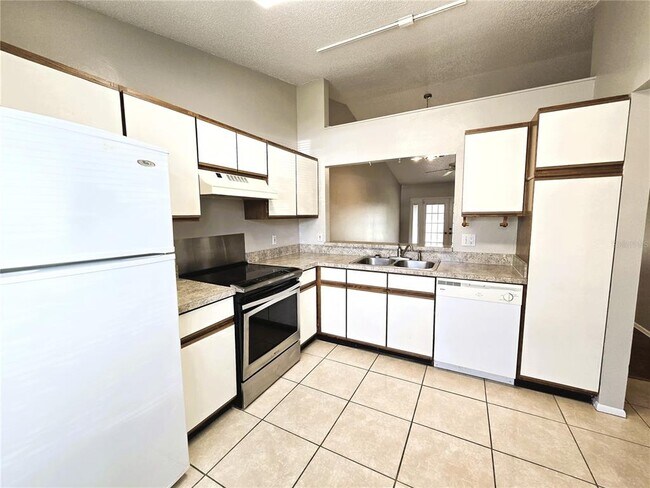 Building Photo - 2407 King Oak Ct