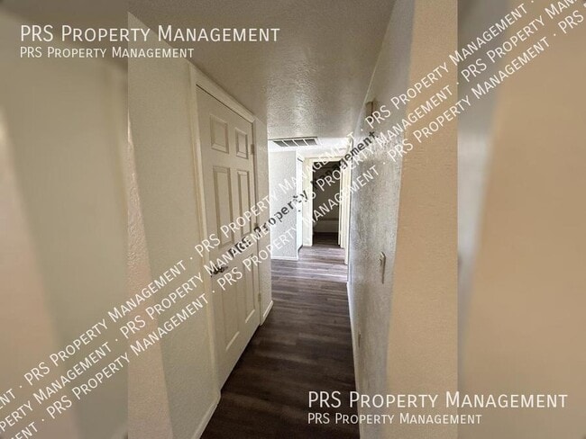 Building Photo - 7701 S Heather Dr