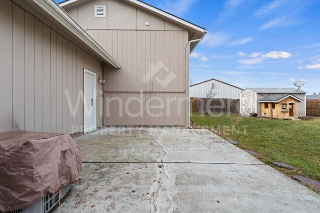Building Photo - Coming Soon First Week of September!! Beautiful 3-bedroom Home Next To Black Bay Park In Post Falls