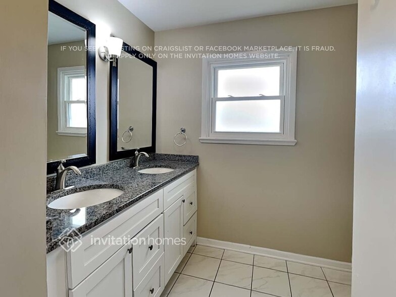 Building Photo - 14723 Menard Ave