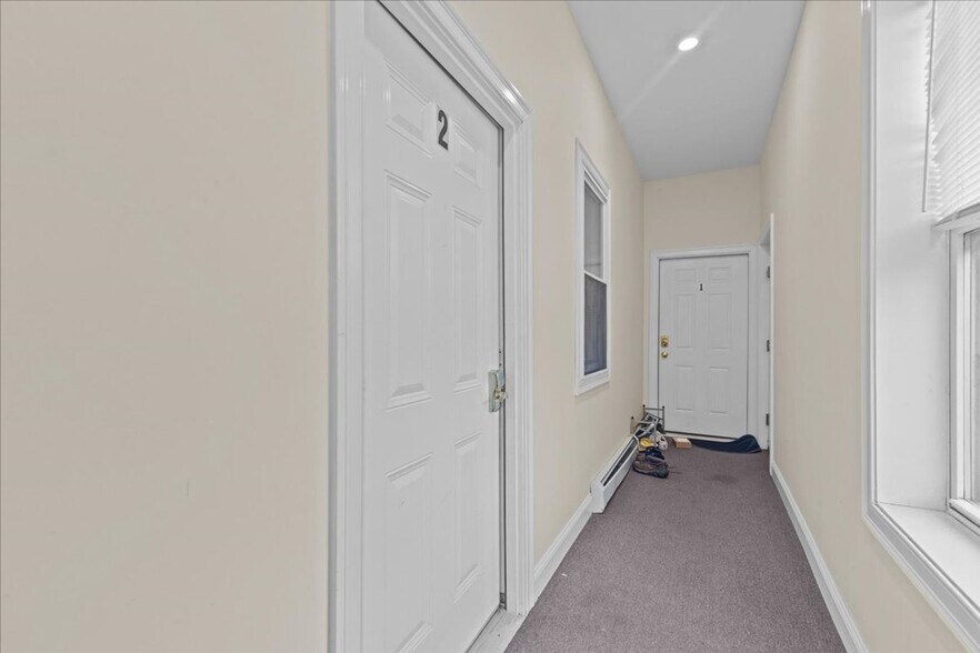 Building Photo - 51 N Champlain St