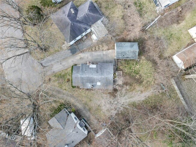 Building Photo - 4415 Leacourt Dr