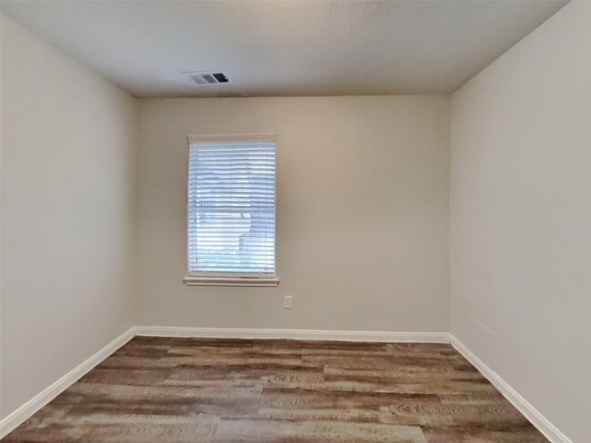 Building Photo - 18007 Oakloch Ct