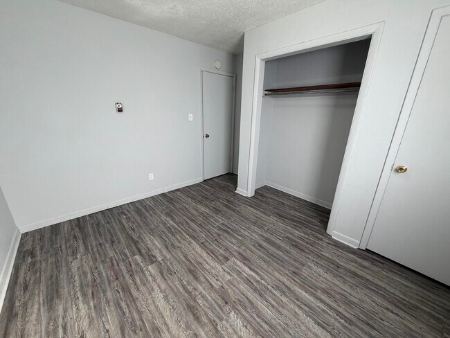 Building Photo - 1212 James-