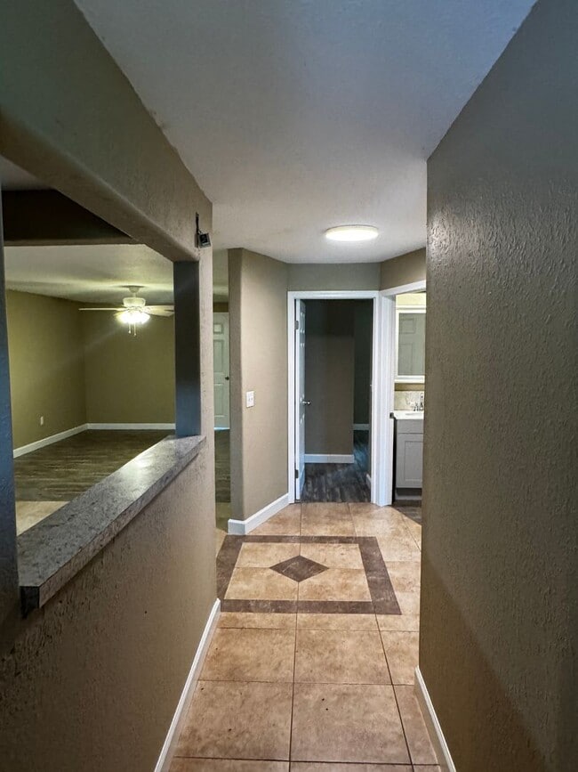 Building Photo - Cozy & Private 3-Bedroom Duplex Rental in Ocala