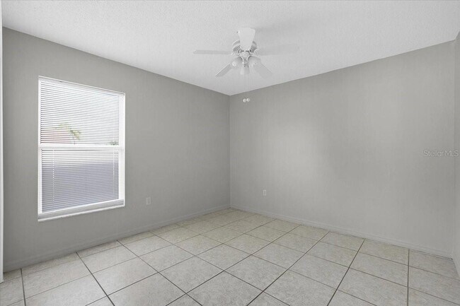 Building Photo - 112 Azalea Dr