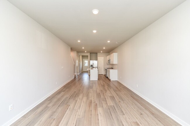 Building Photo - **2022-BUILT TOWNHOME WITH FABULOUS COMMUN...