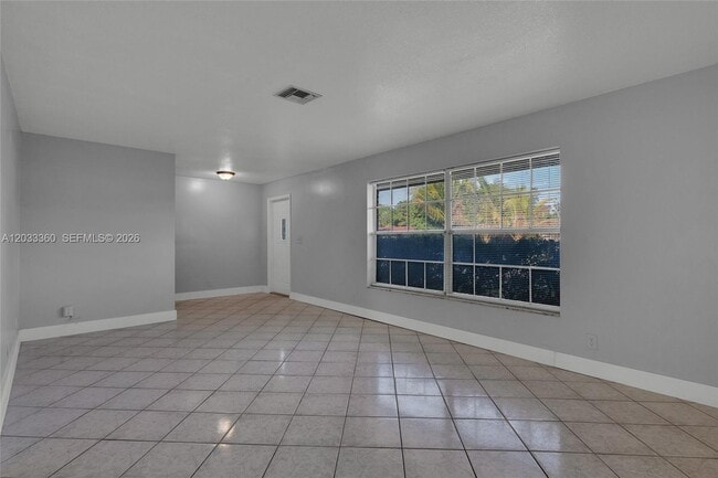 Building Photo - 2641 NW 44th Ave
