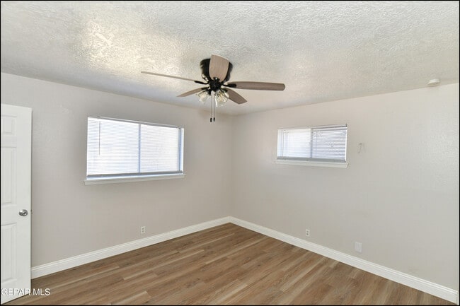 Building Photo - 4749 Tropicana Ave