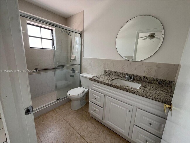 Building Photo - 2749 W 72nd St