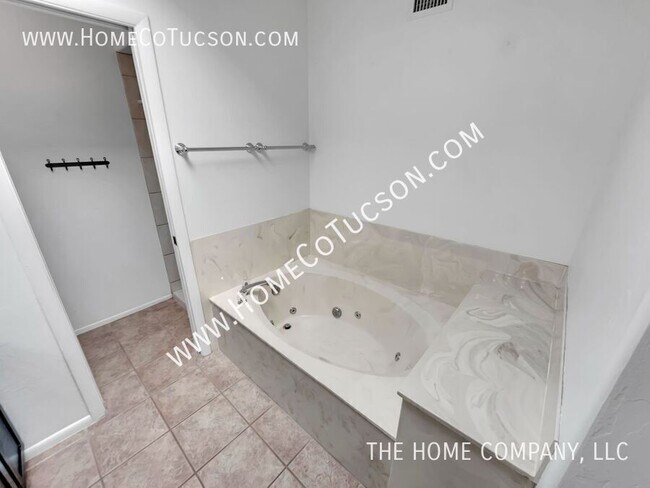 Building Photo - 11854 N Desert Slopes Way