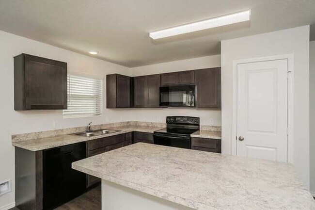 Building Photo - 3723 Somers Crest