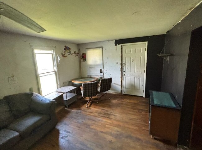 Building Photo - $390 Month $800 Down