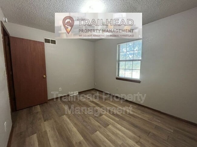 Building Photo - 7808 E 130th Ct