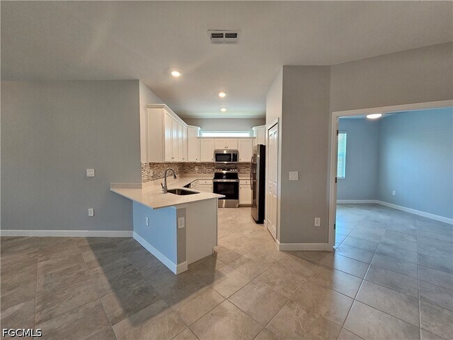 Building Photo - 20503 Hazelnut Ct S