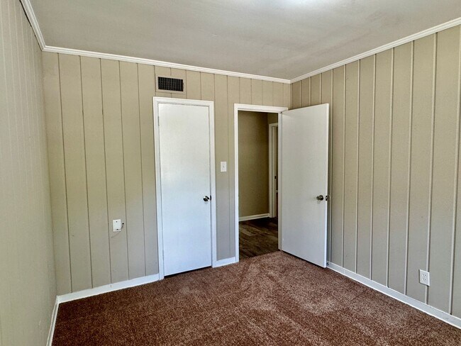 Building Photo - Dreamy 3-Bedroom