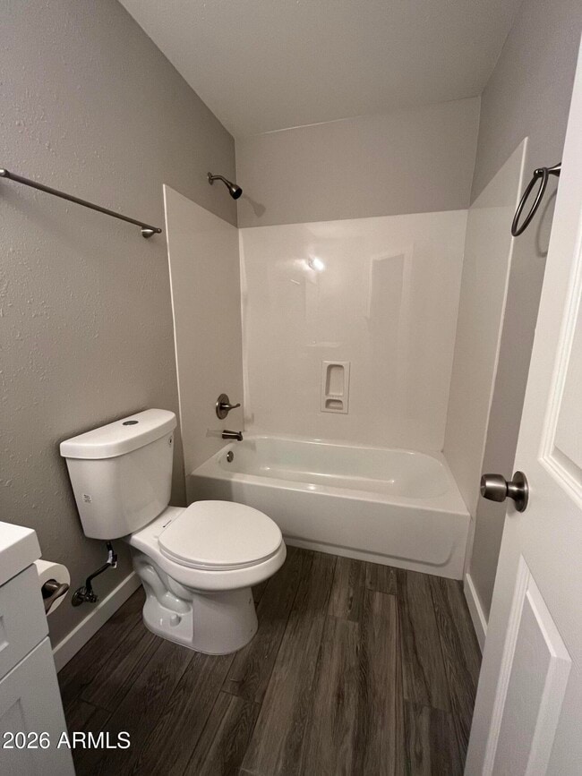 Building Photo - 2912 E Roeser Rd