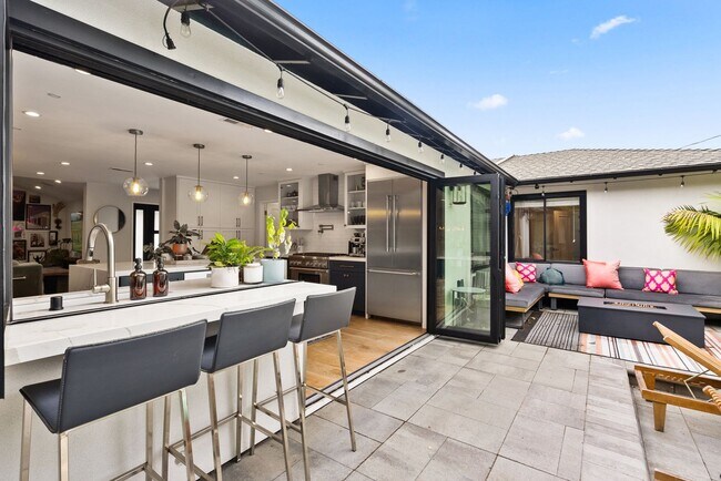 Building Photo - Designer 4BR Retreat with Pool, Indoor-Outdoor Living, and Prime Menlo Park Location