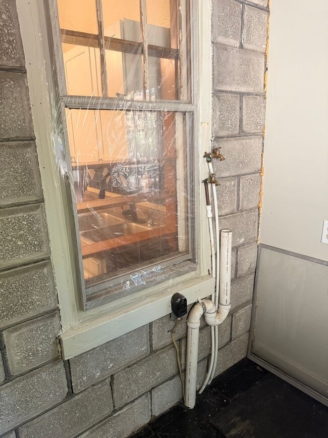 Building Photo - 3 Bedroom 1 Bath in Carlisle, PA!