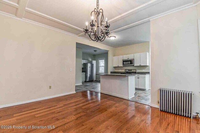 Building Photo - 815 Monroe Ave