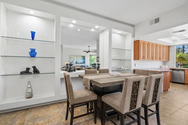 Building Photo - 48 Pebble Beach Dr