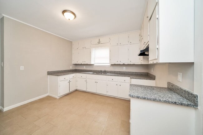 Building Photo - Affordable Comfort in Tuscaloosa – 2BR/1BA...