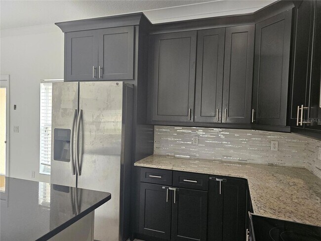 Building Photo - 9153 Oak Fern Dr