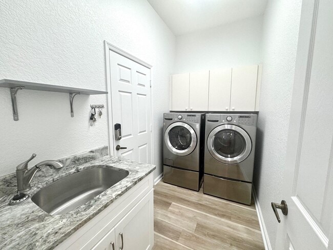 Building Photo - 195 Via Veracruz