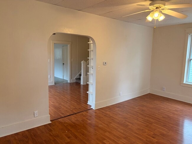 Building Photo - 2-Story 4 Bed/2 Bath Home with Basement & W/D