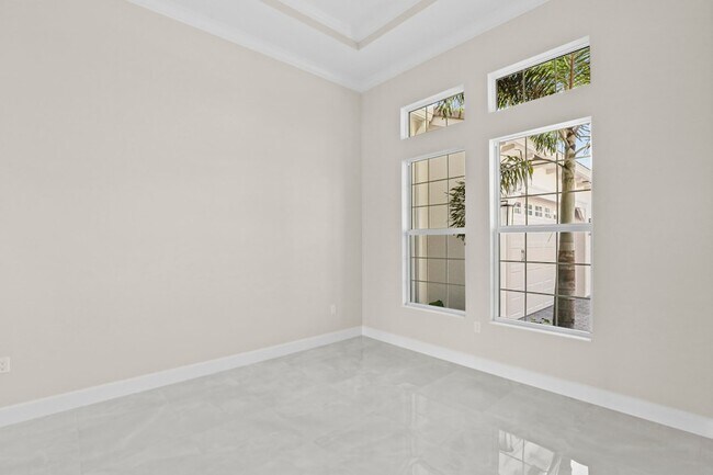 Building Photo - 14823 Wildwood Cir
