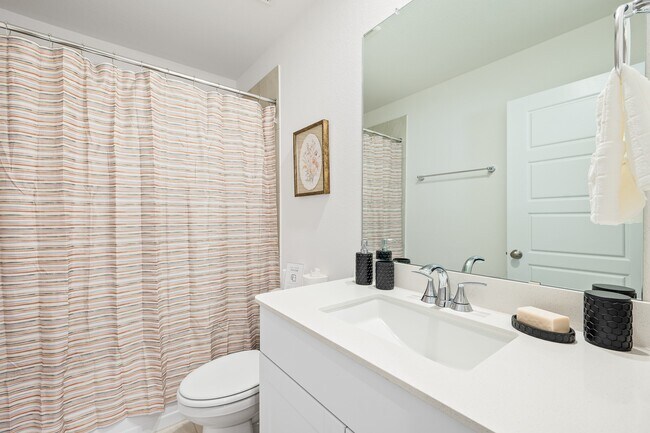 Building Photo - 1940 Velvet Oak Ln