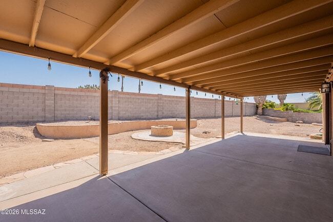 Building Photo - 8515 Placita De Lorena