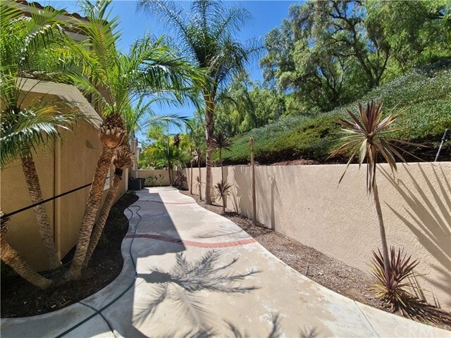 Building Photo - 112 Las Flores