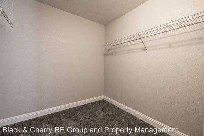 Building Photo - 2 br, 2 bath House - 1401 N Michael Way #255