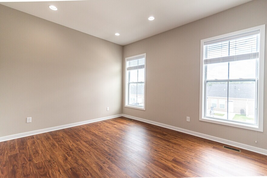 Building Photo - 28 Europa Way
