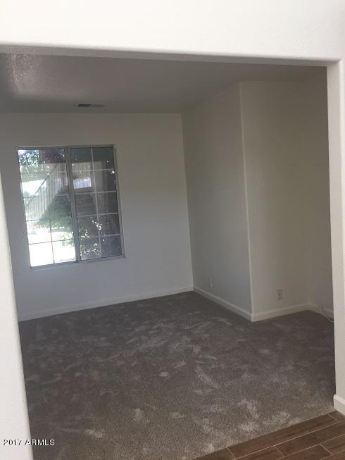 Building Photo - 2829 E Glenhaven Dr