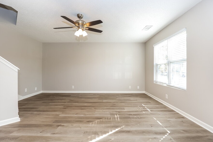 Building Photo - 2728 Painted Pony Dr