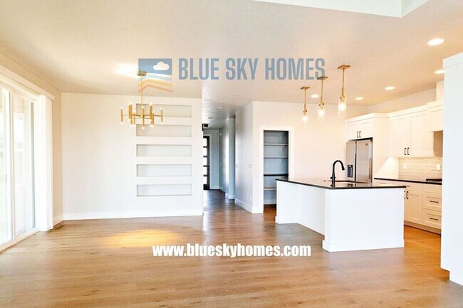 Building Photo - 9119 W Stirrup Dr