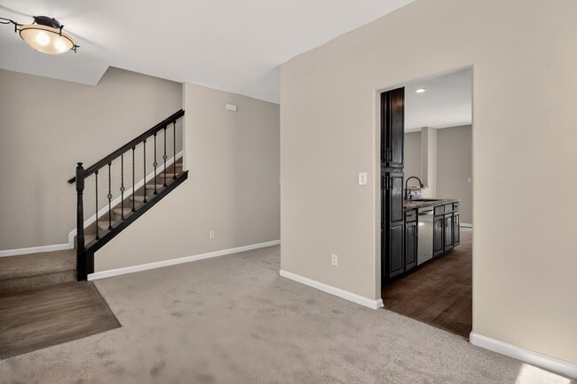 Building Photo - 2017 Capital Dr