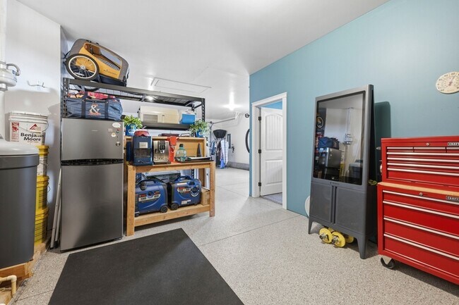 Building Photo - 5850 N Rio Lomas Ave