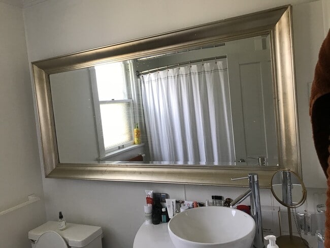 Building Photo - 111 E Blenkner St