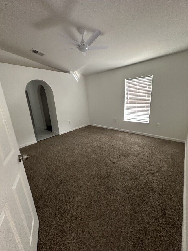 Building Photo - 703 Flagstone St