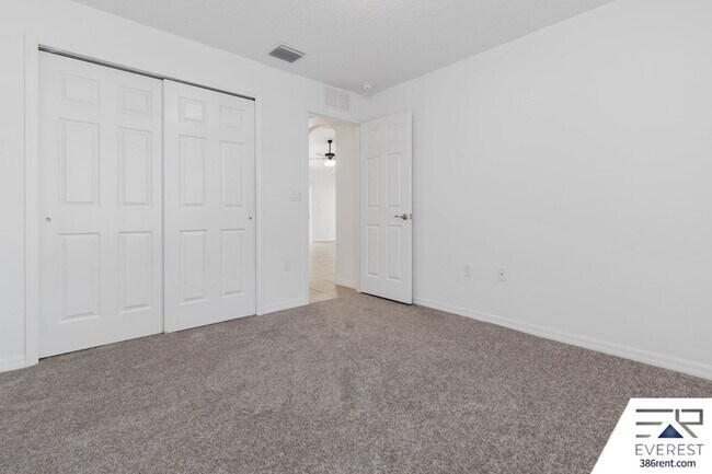 Building Photo - 30 Rambling Ln