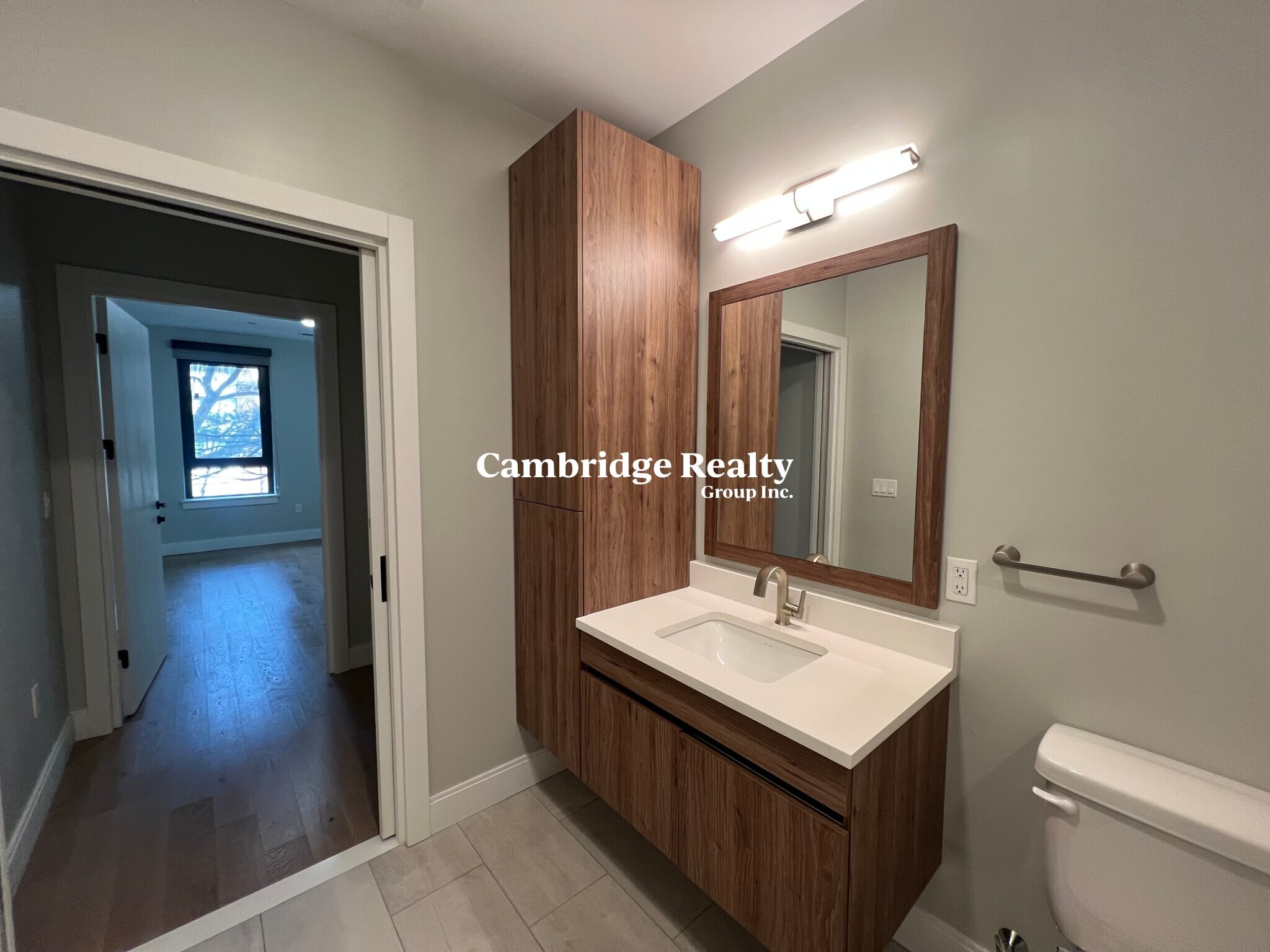 Building Photo - 12 Central St